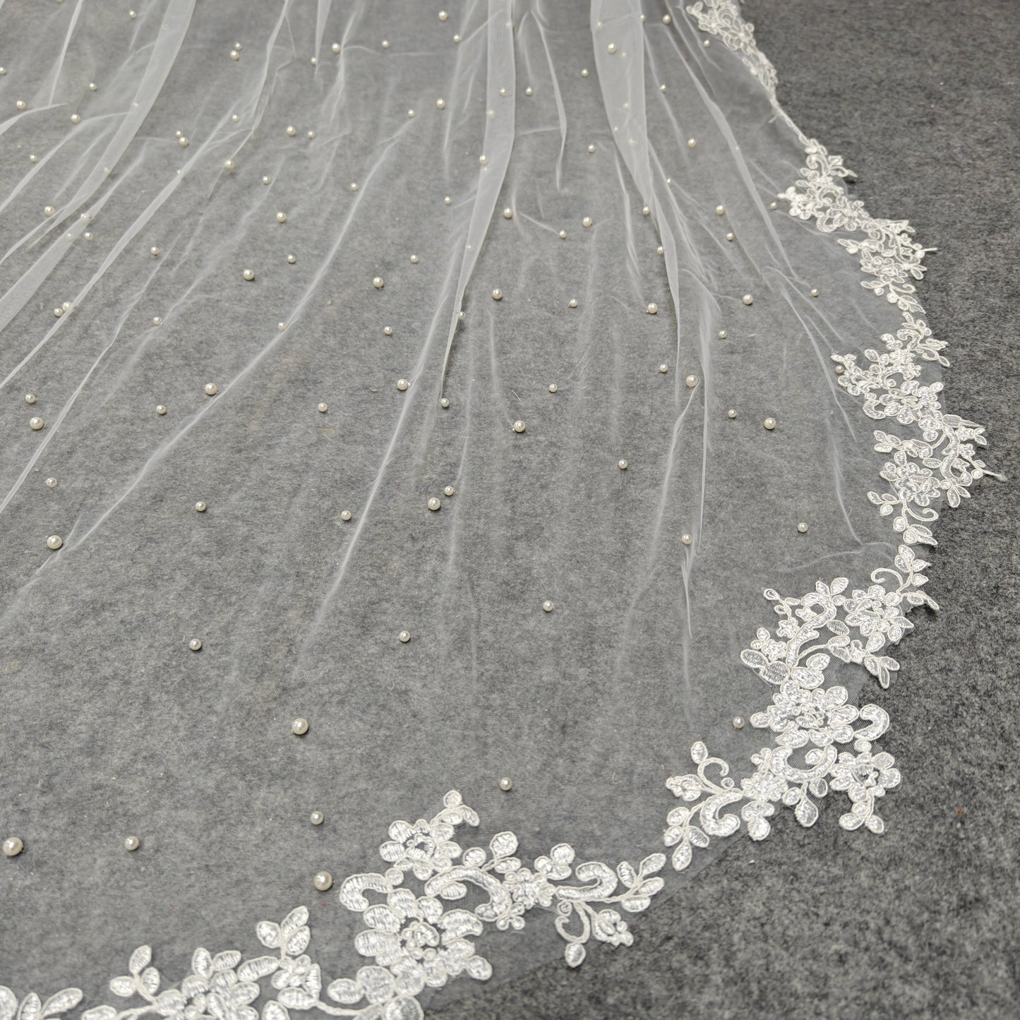Pearl Cape Veil with Classic Leaf Vine Lace Trim - Ava Pearl Elegance