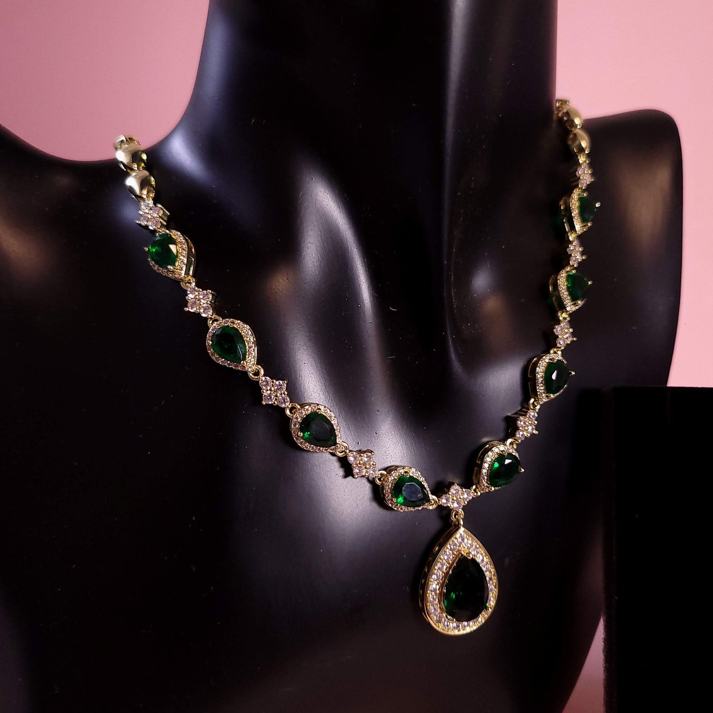 Bridal Necklace emerald green wedding necklace mother of bride necklace mother of groom jewelry teardrop necklace and earrings