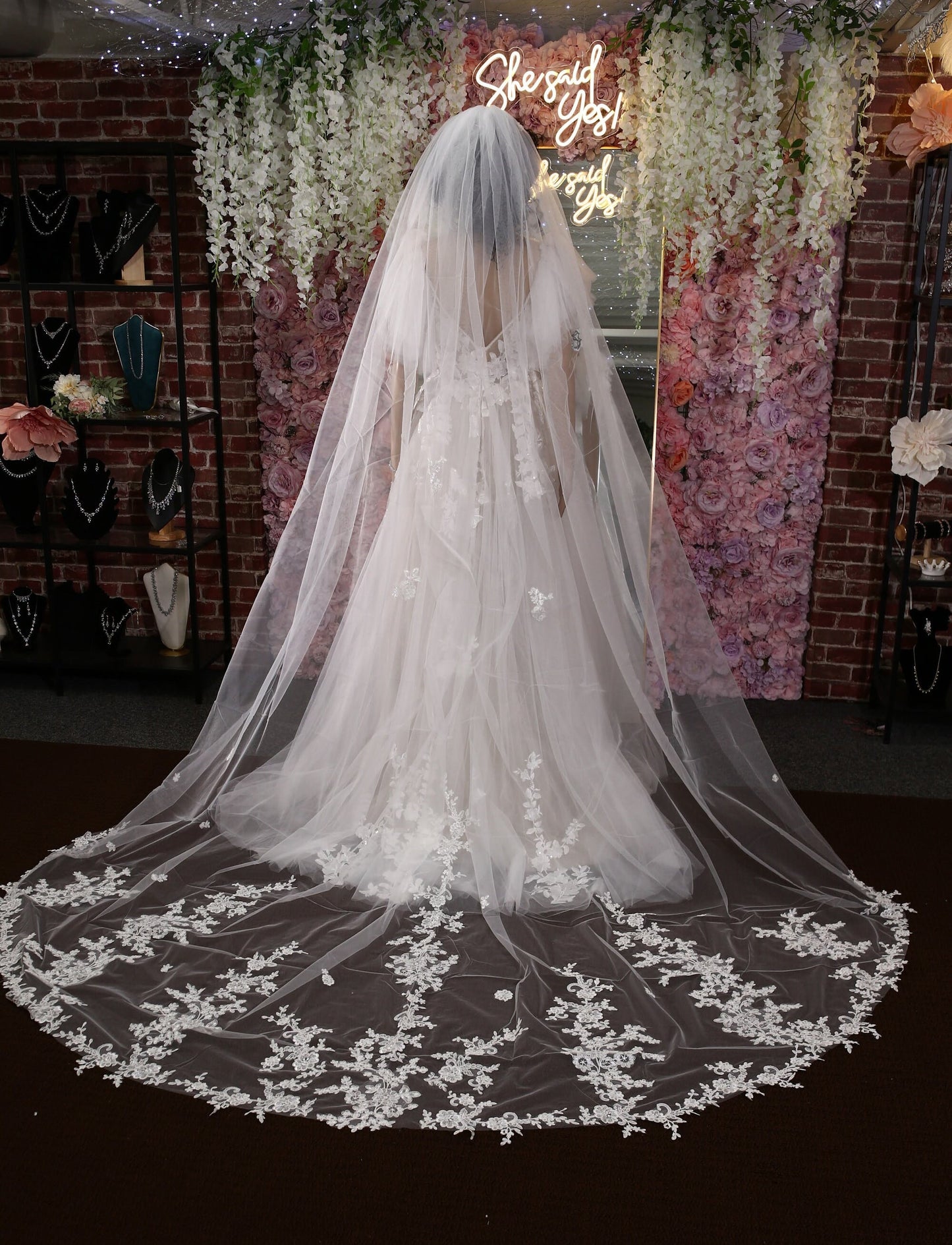 Luxury bridal veil statement veil cathedral veil illusion tulle lace veil elegant wedding veil