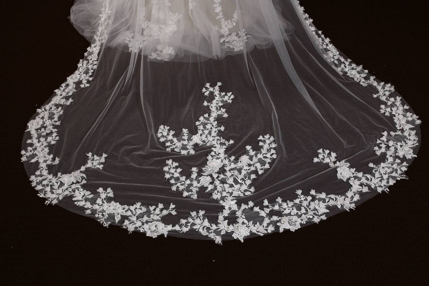 3d floral Wedding veil elegant bridal veil one layer cathedral veil 3d petals wedding veil long veil with custom edge work