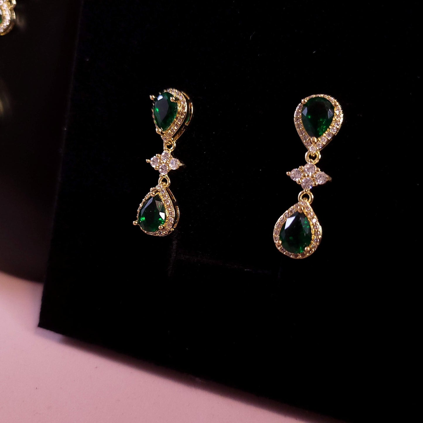 Bridal Necklace emerald green wedding necklace mother of bride necklace mother of groom jewelry teardrop necklace and earrings