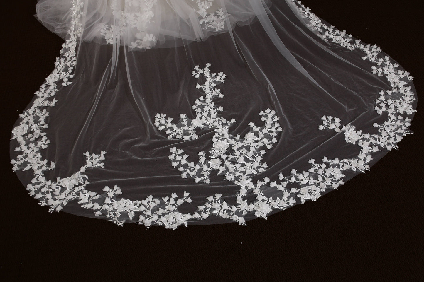 3d floral Wedding veil elegant bridal veil one layer cathedral veil 3d petals wedding veil long veil with custom edge work