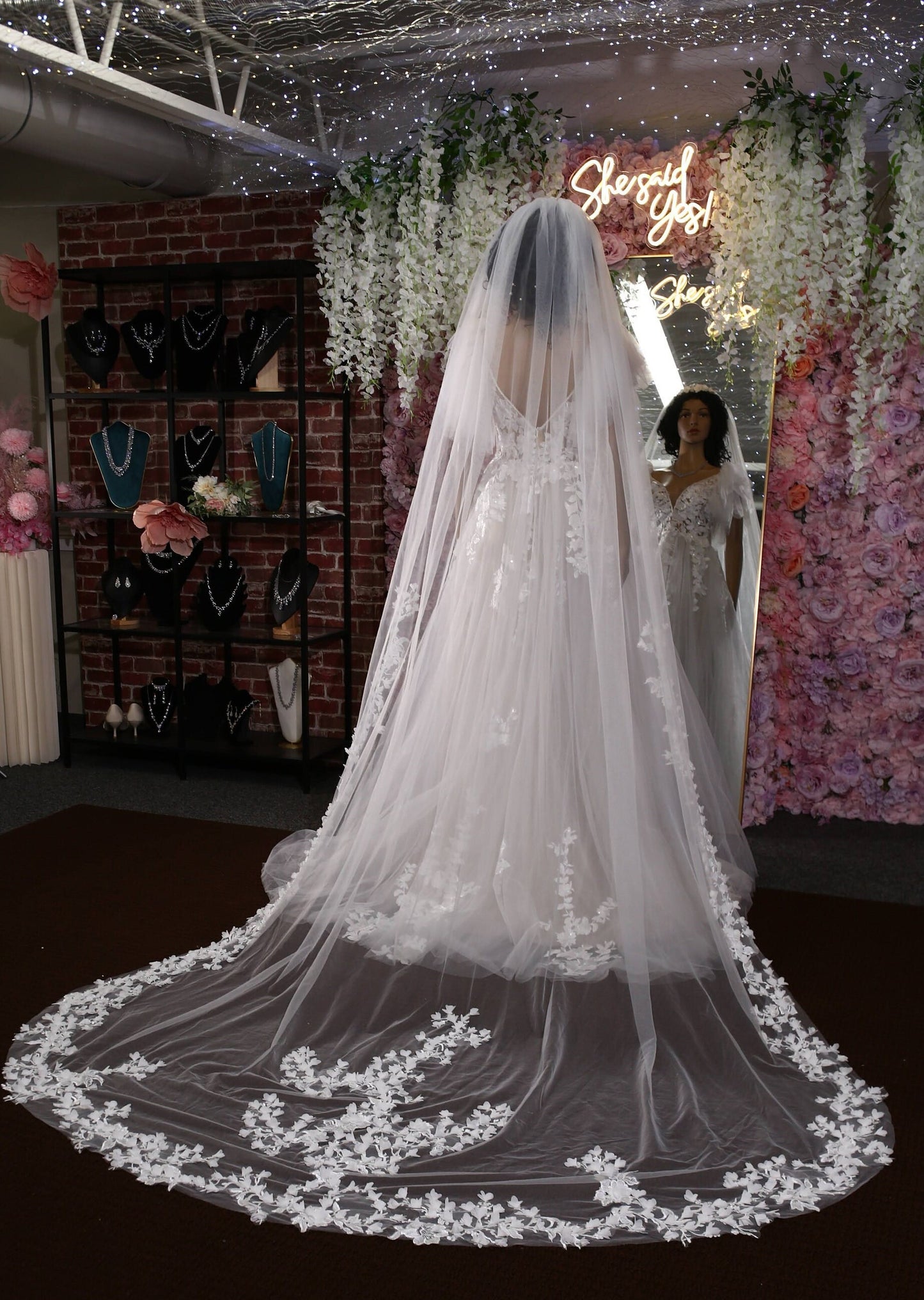 3d floral Wedding veil elegant bridal veil one layer cathedral veil 3d petals wedding veil long veil with custom edge work