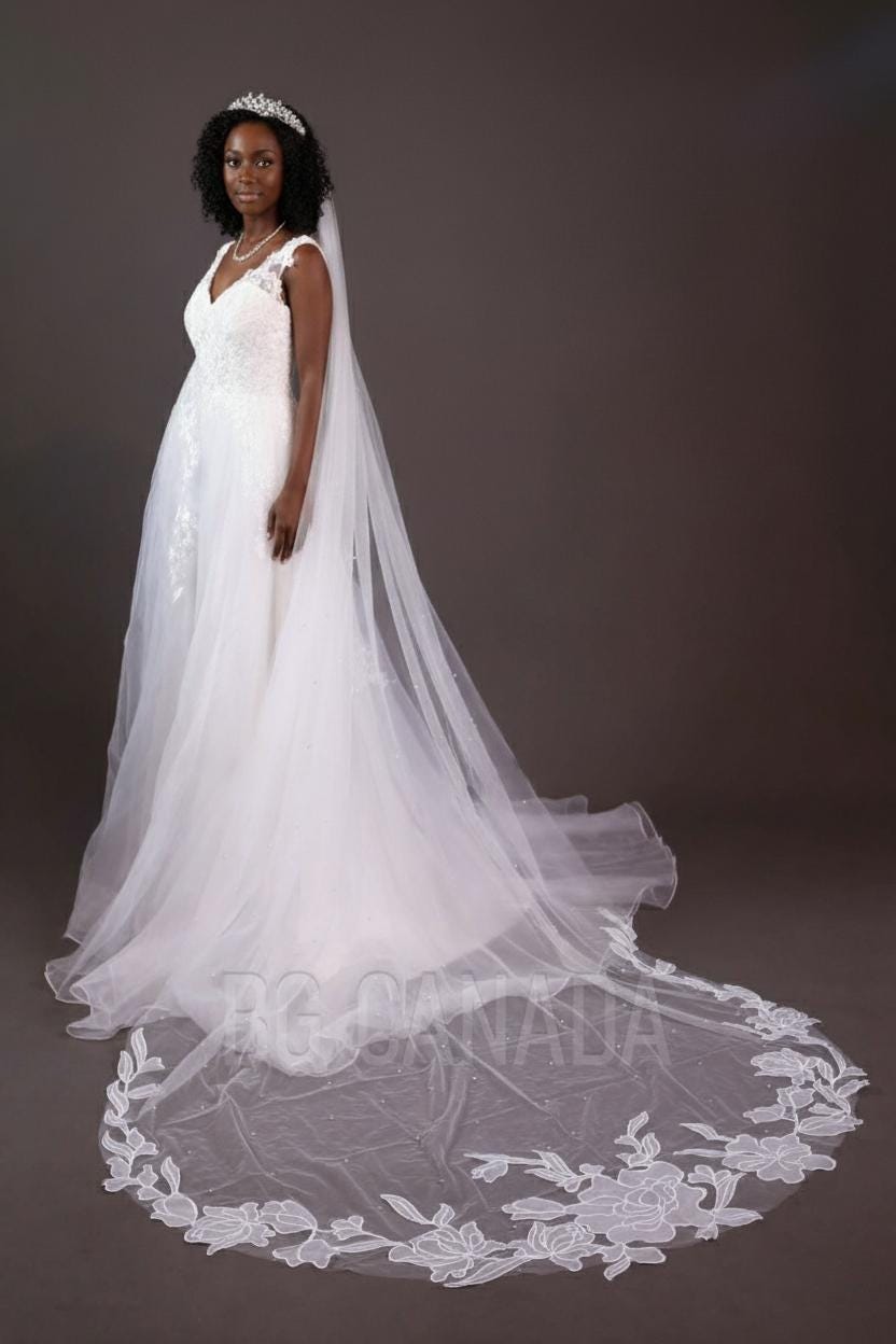 Big Floral scattered Pearl Bridal Veil Fingertip Veil woth pearls Veil with flowers trendy veil