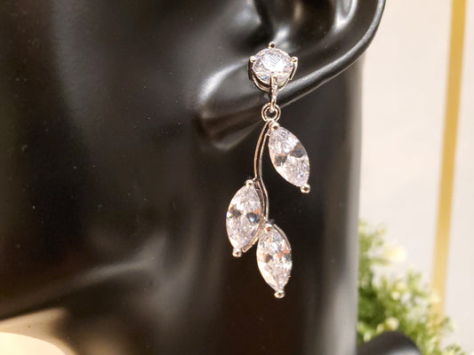 Wedding Jewelry Set, Bridesmaid Jewelry Set, Brides Earrings Adjustable Bracelet, Leaf Drops Silver Bracelet and Earrings Set