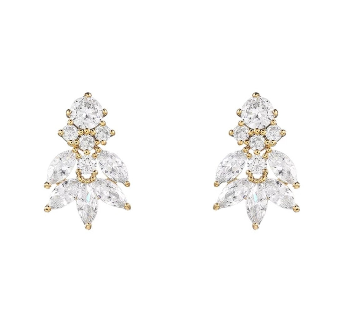 Rose gold earring for bride wedding earring Bridal earrings rose gold minimalist Bridal Earrings small bridal earrings wedding jewelry