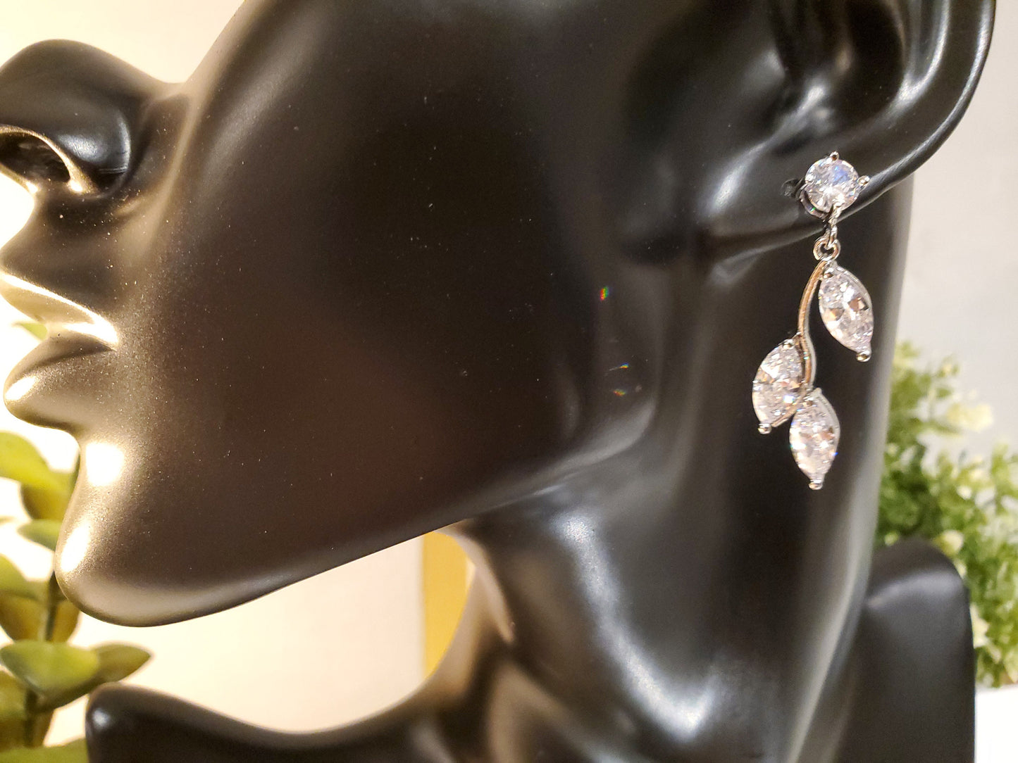 Wedding Jewelry Set, Bridesmaid Jewelry Set, Brides Earrings Adjustable Bracelet, Leaf Drops Silver Bracelet and Earrings Set