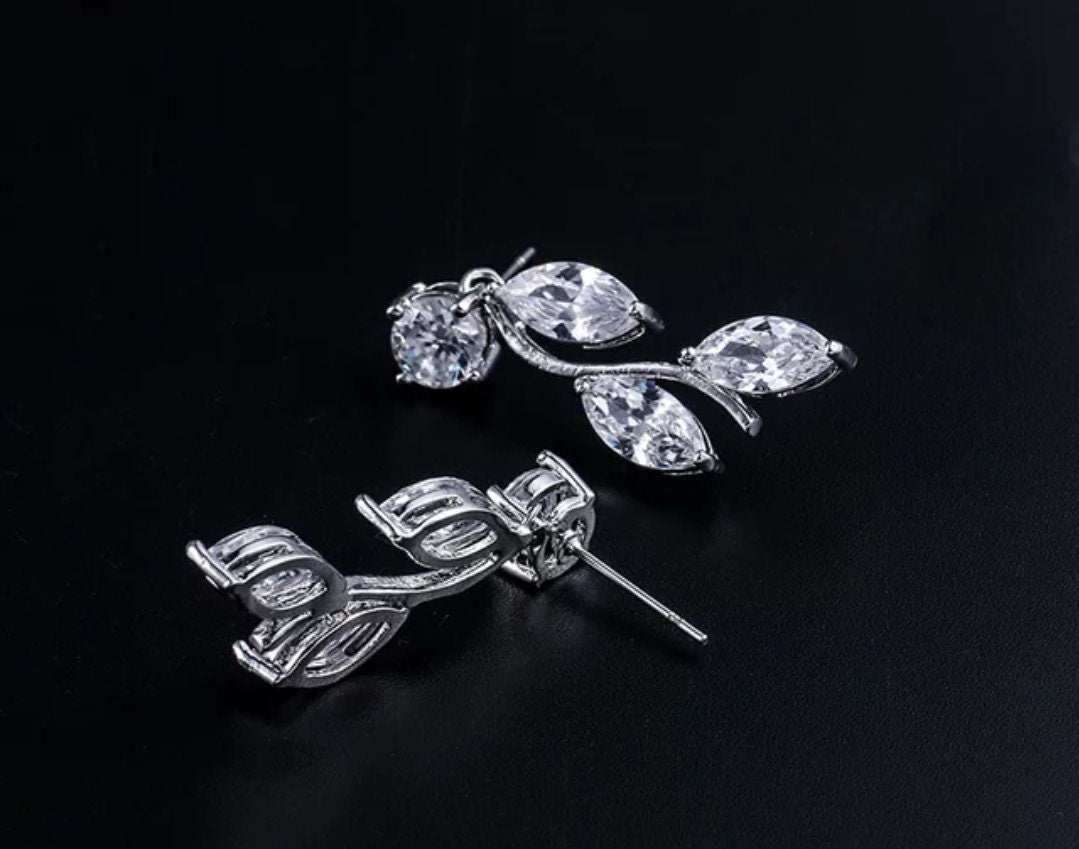 Wedding Jewelry Set, Bridesmaid Jewelry Set, Brides Earrings Adjustable Bracelet, Leaf Drops Silver Bracelet and Earrings Set
