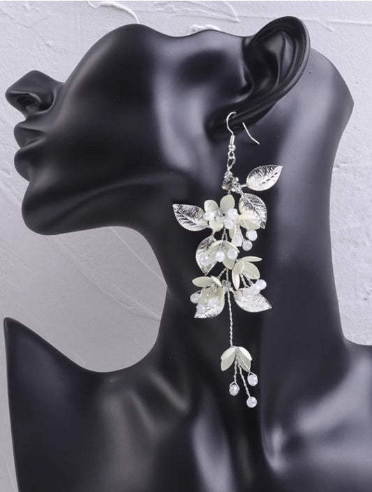 Floral bride earrings floral Boho vine earrings floral wreath bridal earrings boho earrings for brides boho bridal earrings vine gold