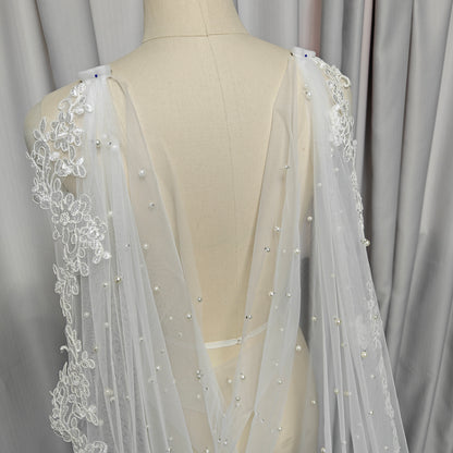 Pearl Cape Veil with Classic Leaf Vine Lace Trim - Ava Pearl Elegance