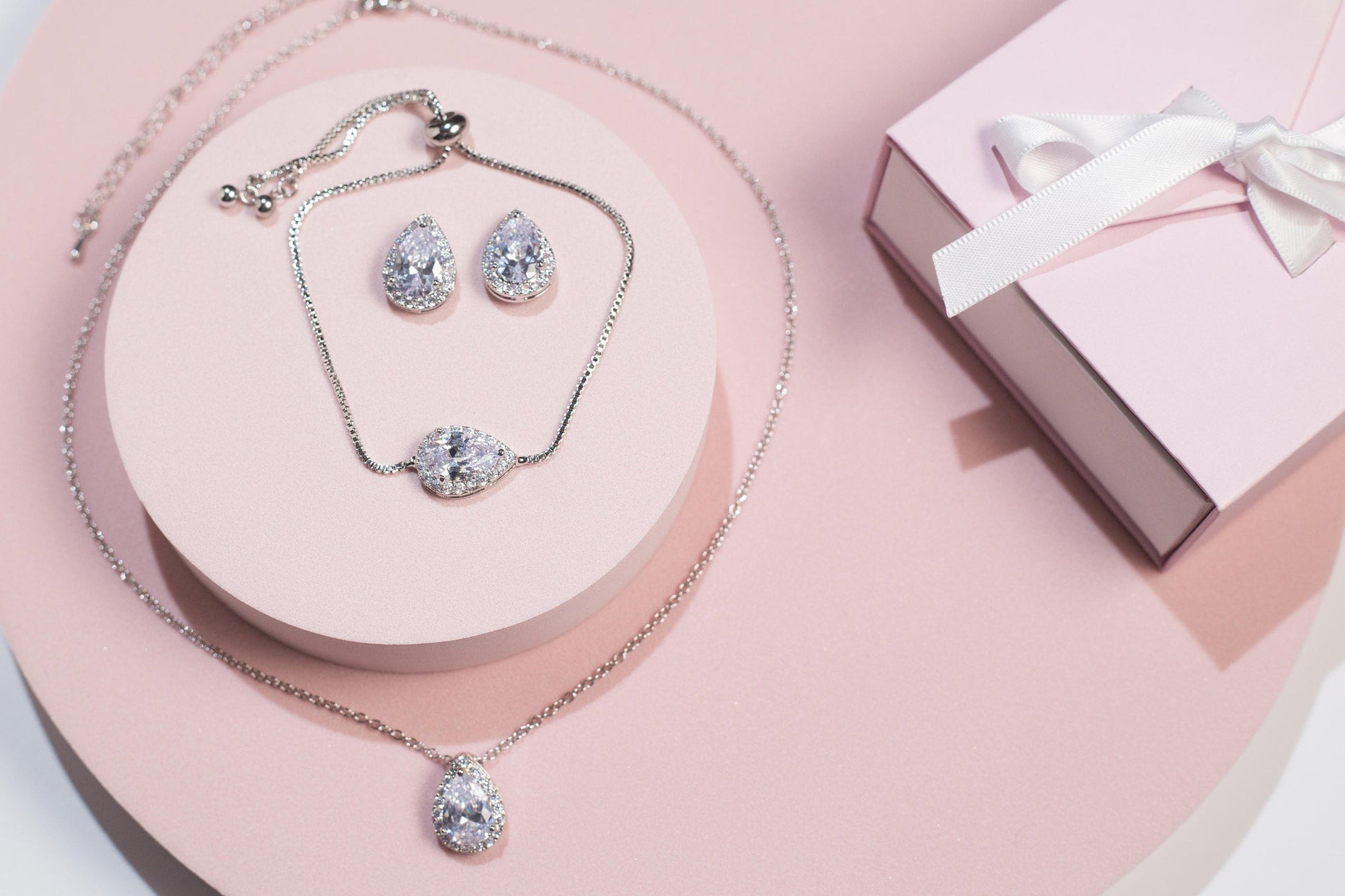 Bridesmaid Proposal gift Bridesmaid Box Item Bridesmaid Proposal earrings Bridal Party Favour will you be my bridesmaid maid of honor gift