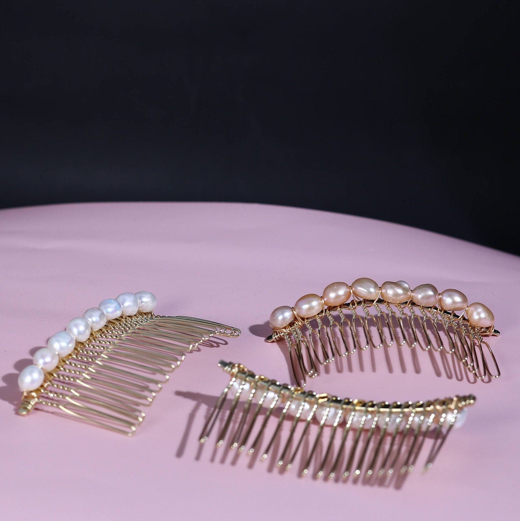 Classic Freshwater Pearl Hair Comb - Elegant Bridal Accessory for Timeless Beauty