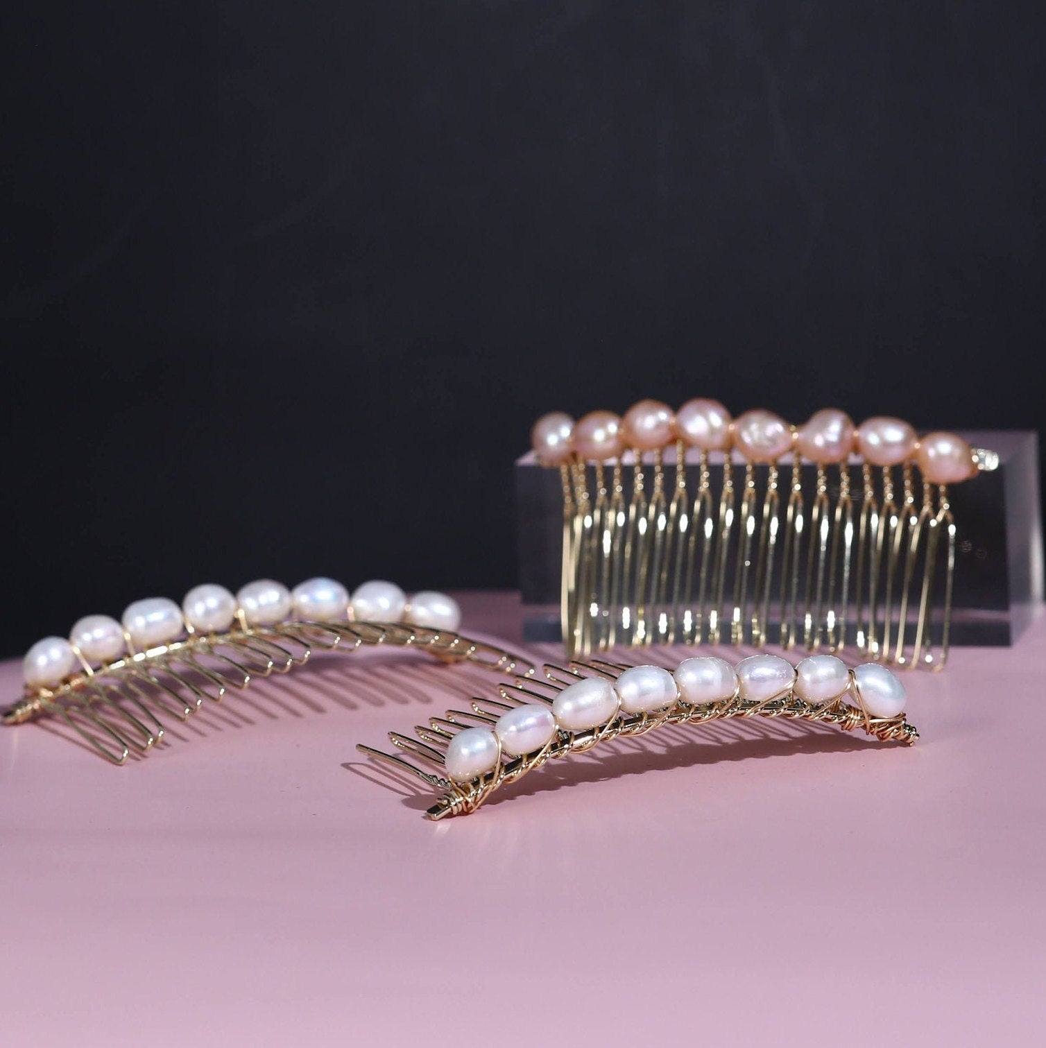 Classic Freshwater Pearl Hair Comb - Elegant Bridal Accessory for Timeless Beauty