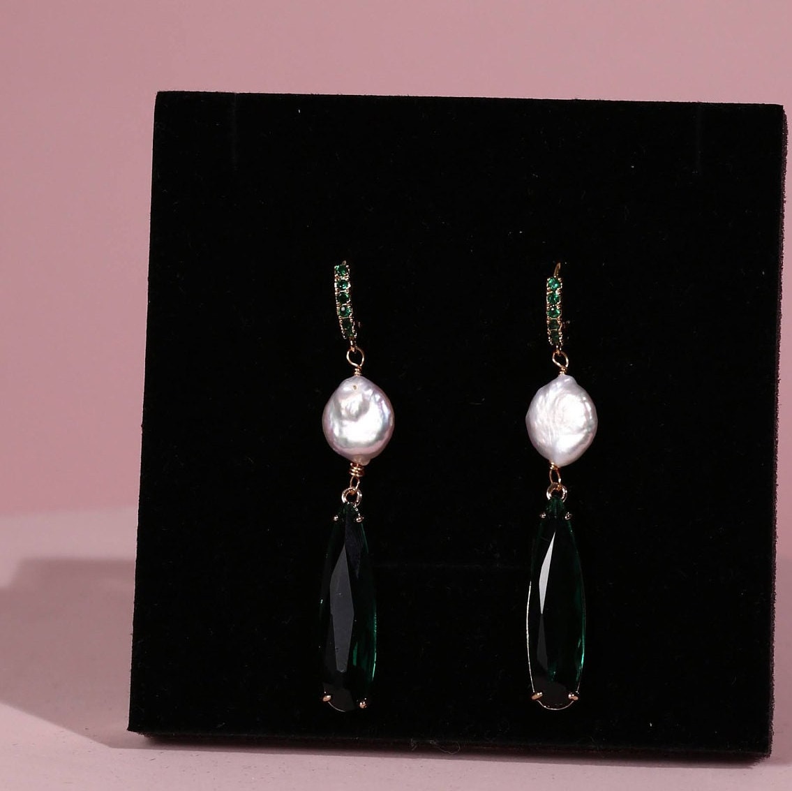 Freshwater pearl wedding Emerald green earring pearl bridal earrings unique bridal earrings wedding earrings Emerald green and pearl earring