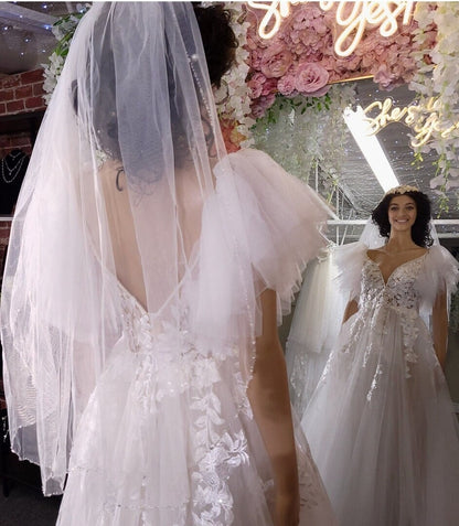 Handcrafted Bead and Pearl Edge Bridal Veil for Timeless Elegance – Wedding Accessories – Glamorous Ceremony Accent