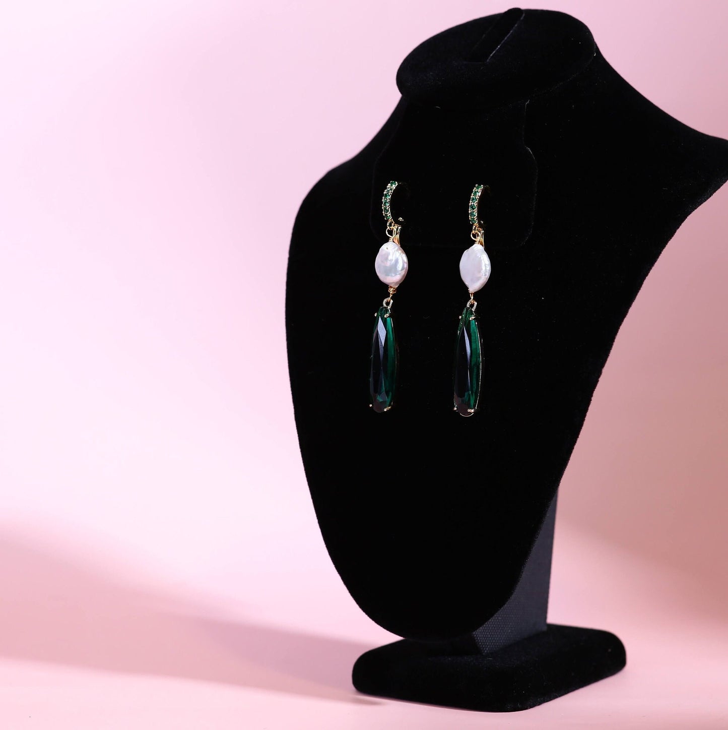 Freshwater pearl wedding Emerald green earring pearl bridal earrings unique bridal earrings wedding earrings Emerald green and pearl earring