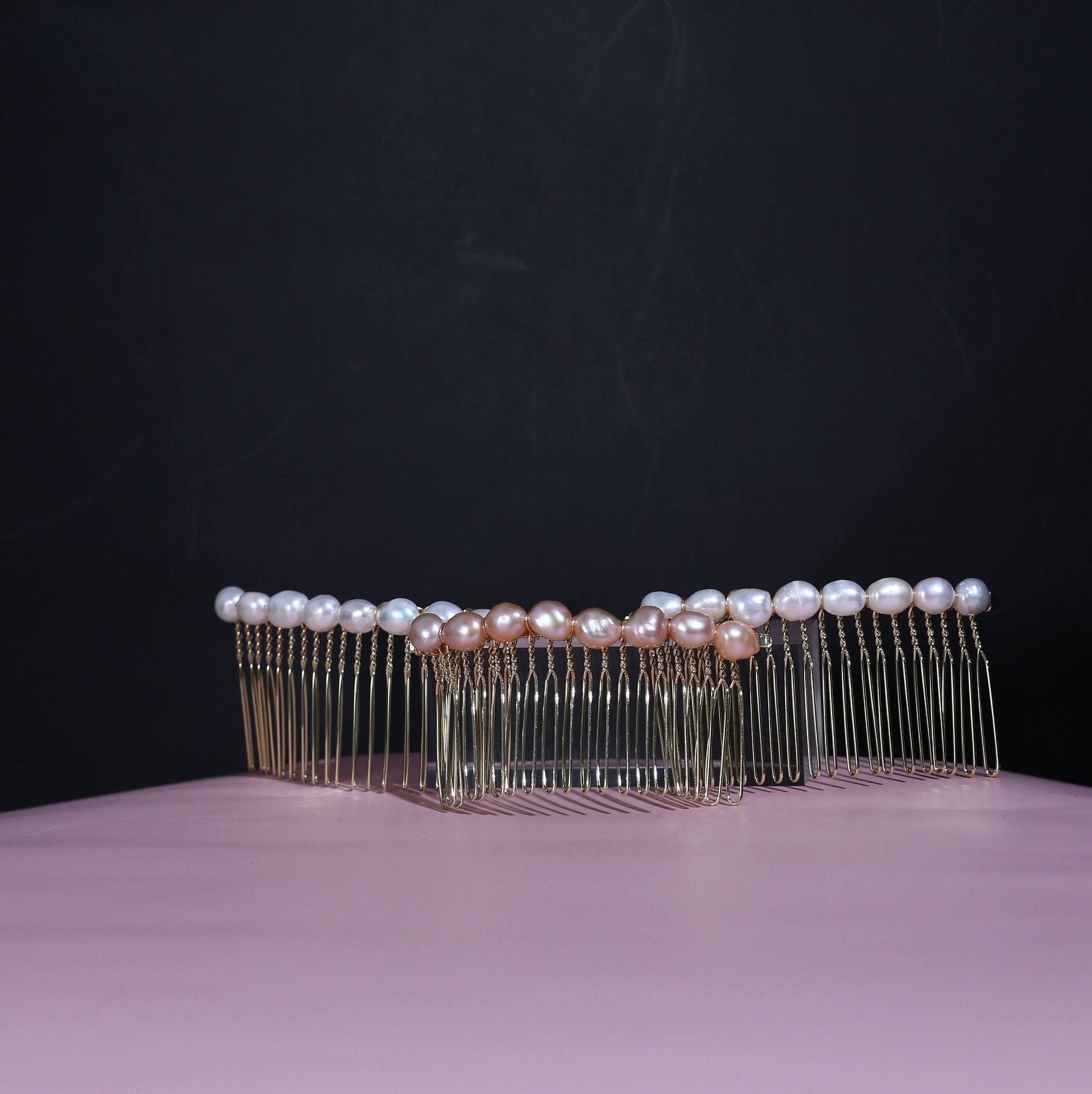 Classic Freshwater Pearl Hair Comb - Elegant Bridal Accessory for Timeless Beauty