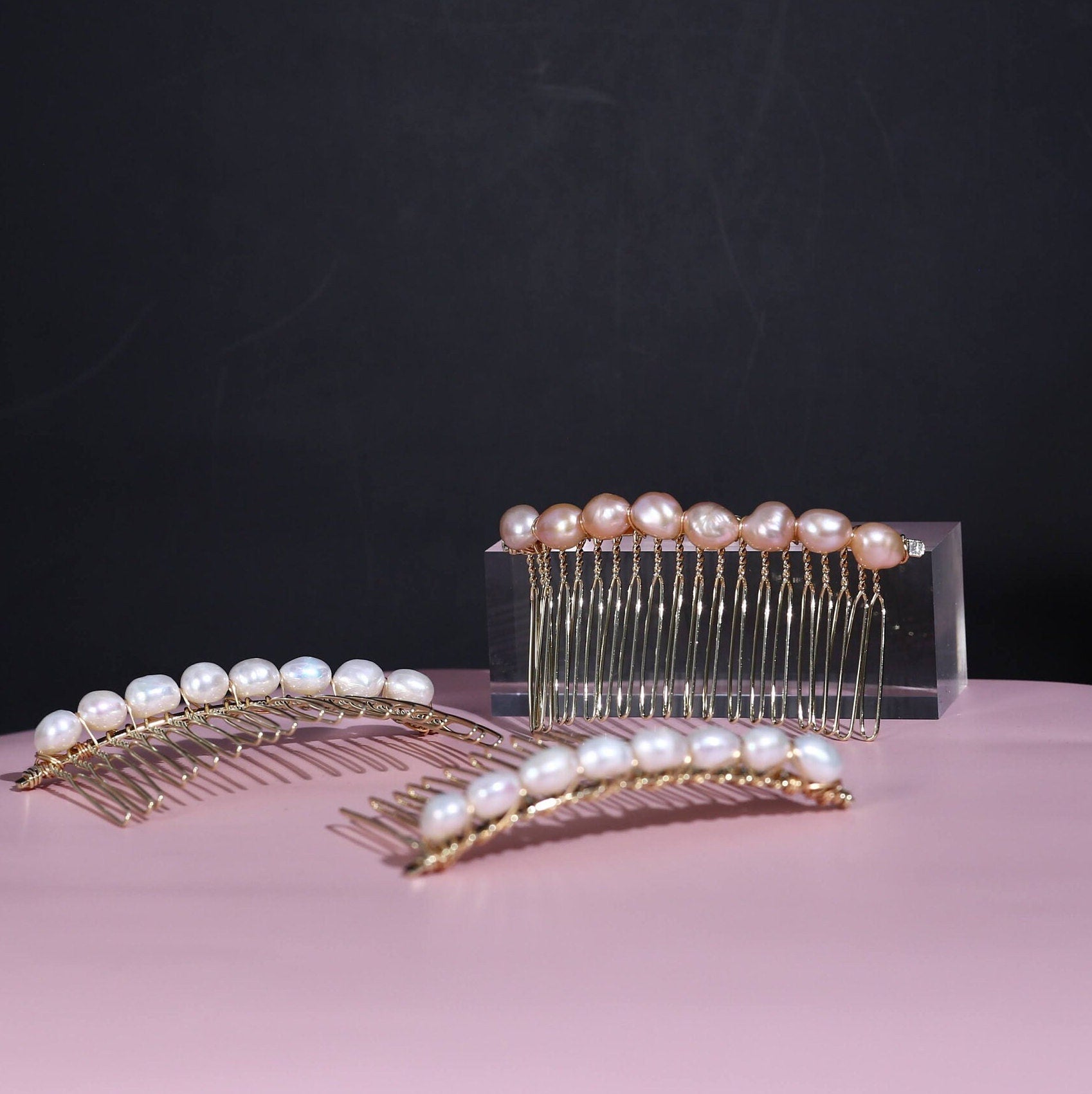 Classic Freshwater Pearl Hair Comb - Elegant Bridal Accessory for Timeless Beauty