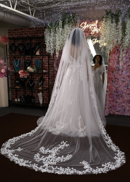 3d floral Wedding veil elegant bridal veil one layer cathedral veil 3d petals wedding veil long veil with custom edge work