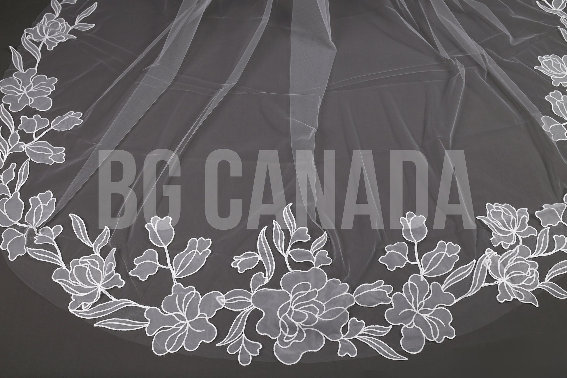 Big flower Cathedral Wedding Veil: Big Ivory Floral Appliqués, Elegant Bridal Veil white