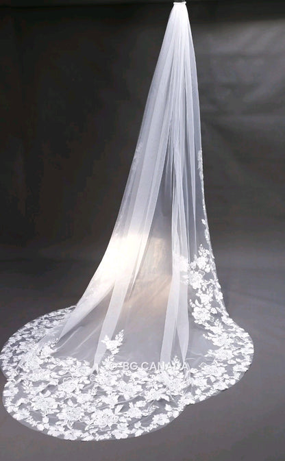 Scalloped Floral Cathedral Veil: Elegant Bridal Lace, 300cm