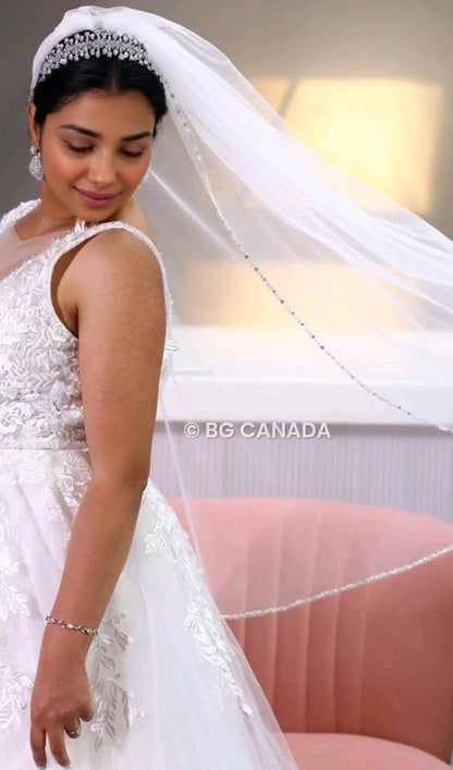 Sequin Edge Bridal Veil: Short Tulle Wedding Veil, Ivory