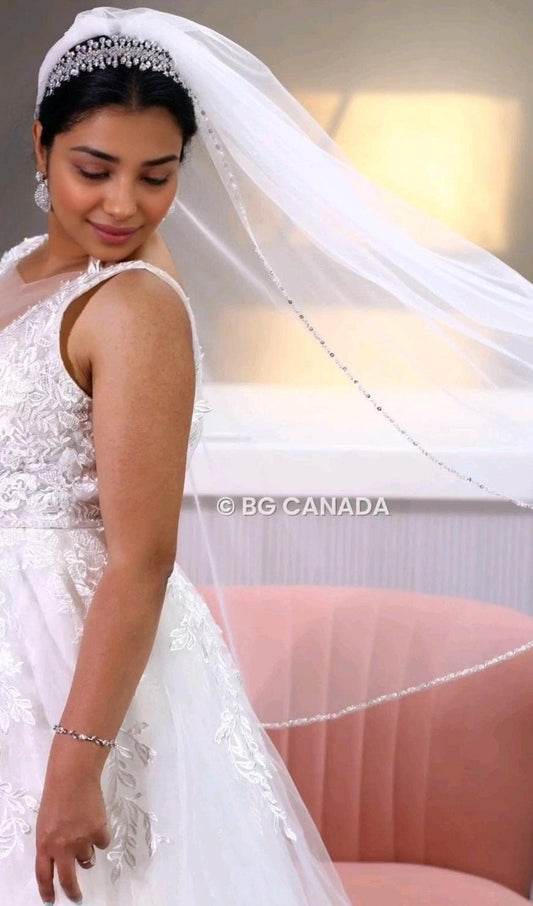 Sequin Edge Bridal Veil: Short Tulle Wedding Veil, Ivory