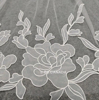 Big flower Cathedral Wedding Veil: Big Ivory Floral Appliqués, Elegant Bridal Veil white