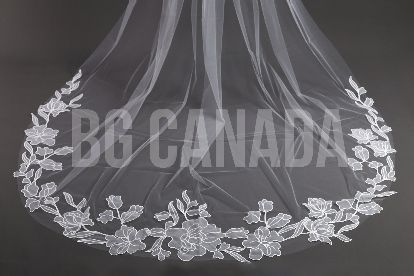 Big flower Cathedral Wedding Veil: Big Ivory Floral Appliqués, Elegant Bridal Veil white