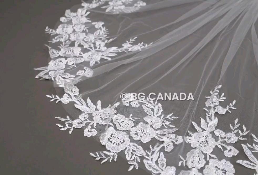 Small Floral Lace Wedding Veil: Short Fingertip Bridal Veil