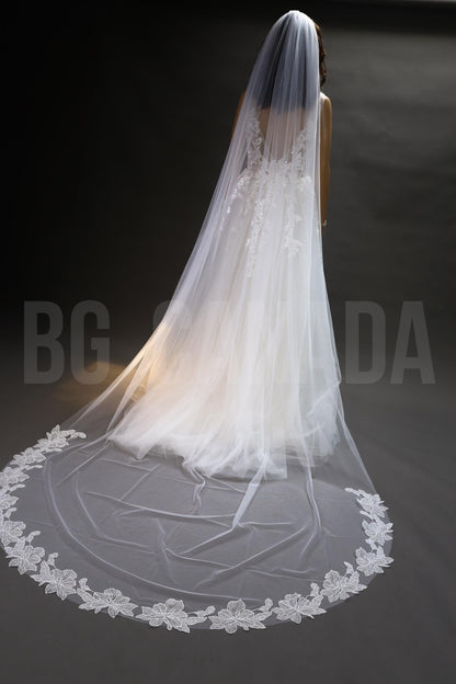 Ivory Cathedral Veil: Floral Lace Edge, Soft Tulle Bridal Veil (300cm)