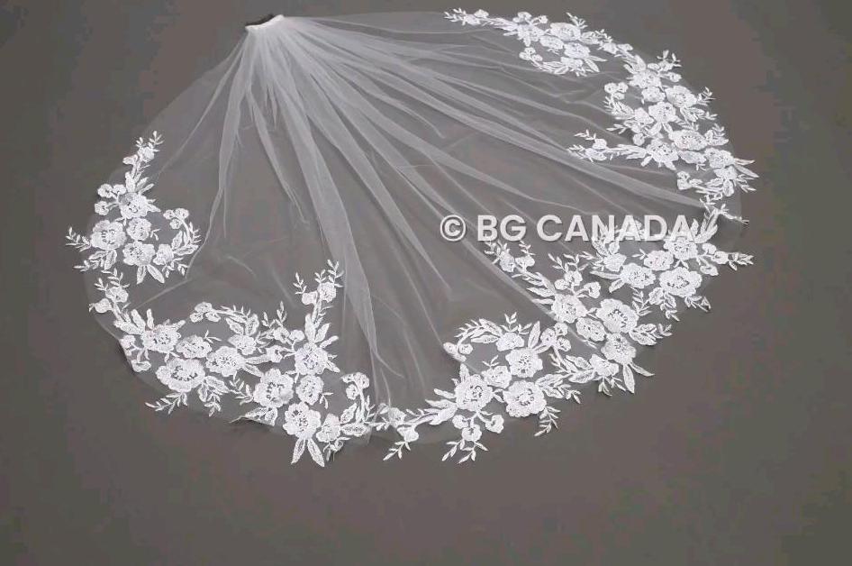Small Floral Lace Wedding Veil: Short Fingertip Bridal Veil