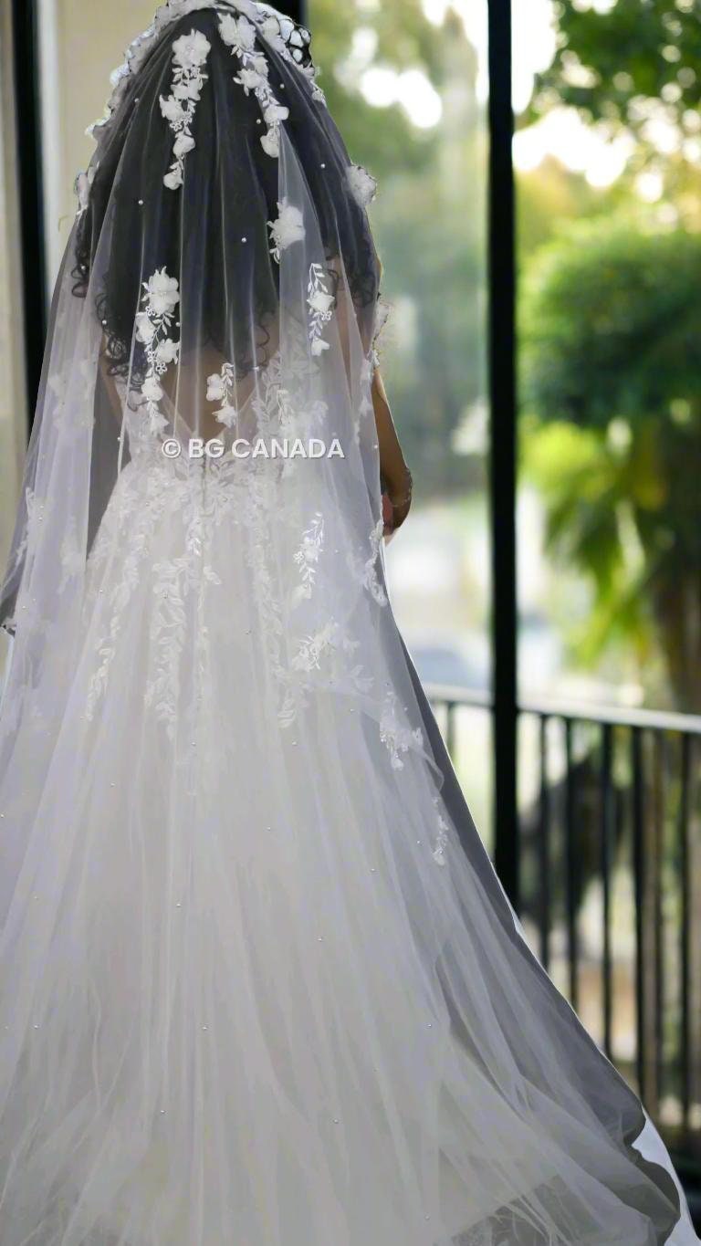 3D Floral Pearl Bridal Veil: Embroidered Tulle Chapel Veil
