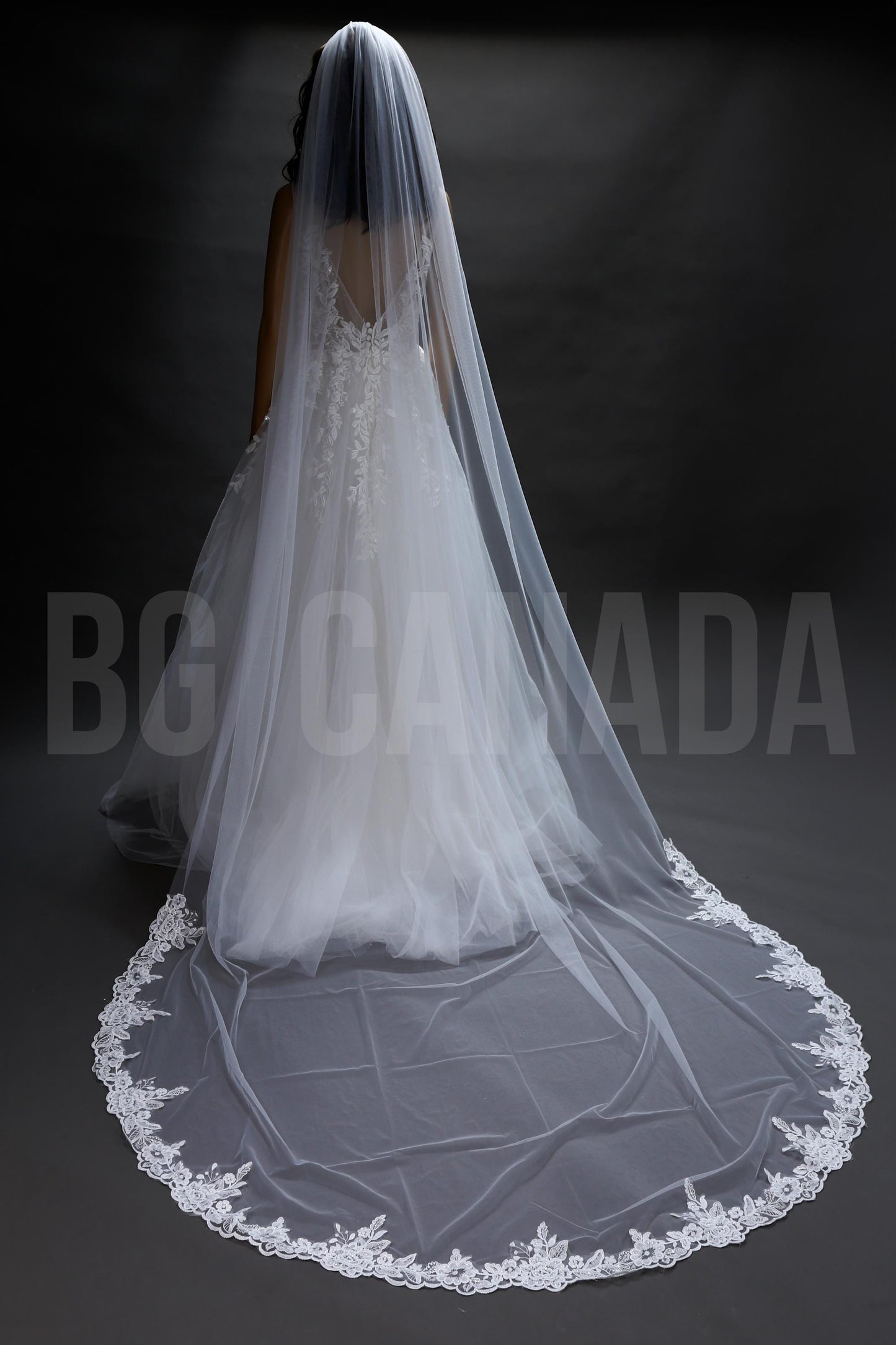 Rose flower cathedral Wedding Veil: Ivory Tulle with Rose Floral Lace Edge