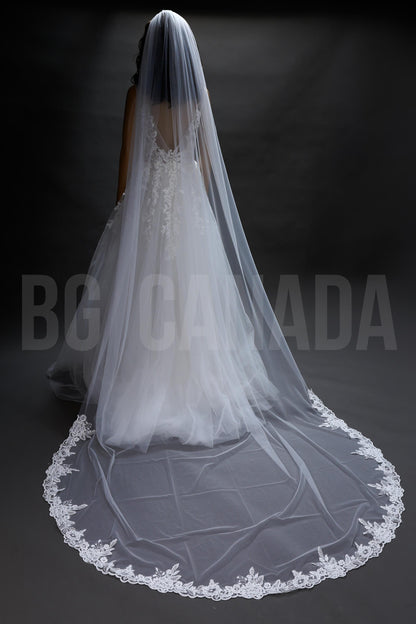 Rose flower cathedral Wedding Veil: Ivory Tulle with Rose Floral Lace Edge
