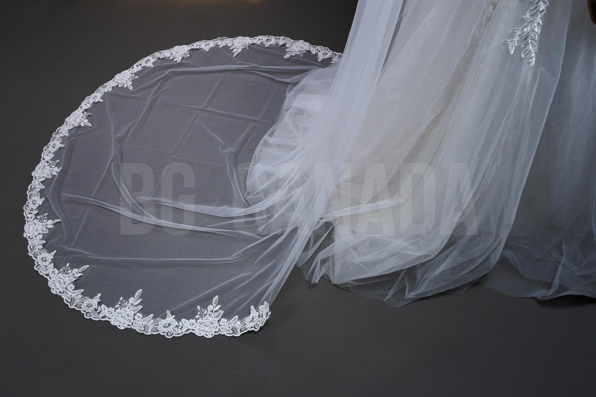 Rose flower cathedral Wedding Veil: Ivory Tulle with Rose Floral Lace Edge