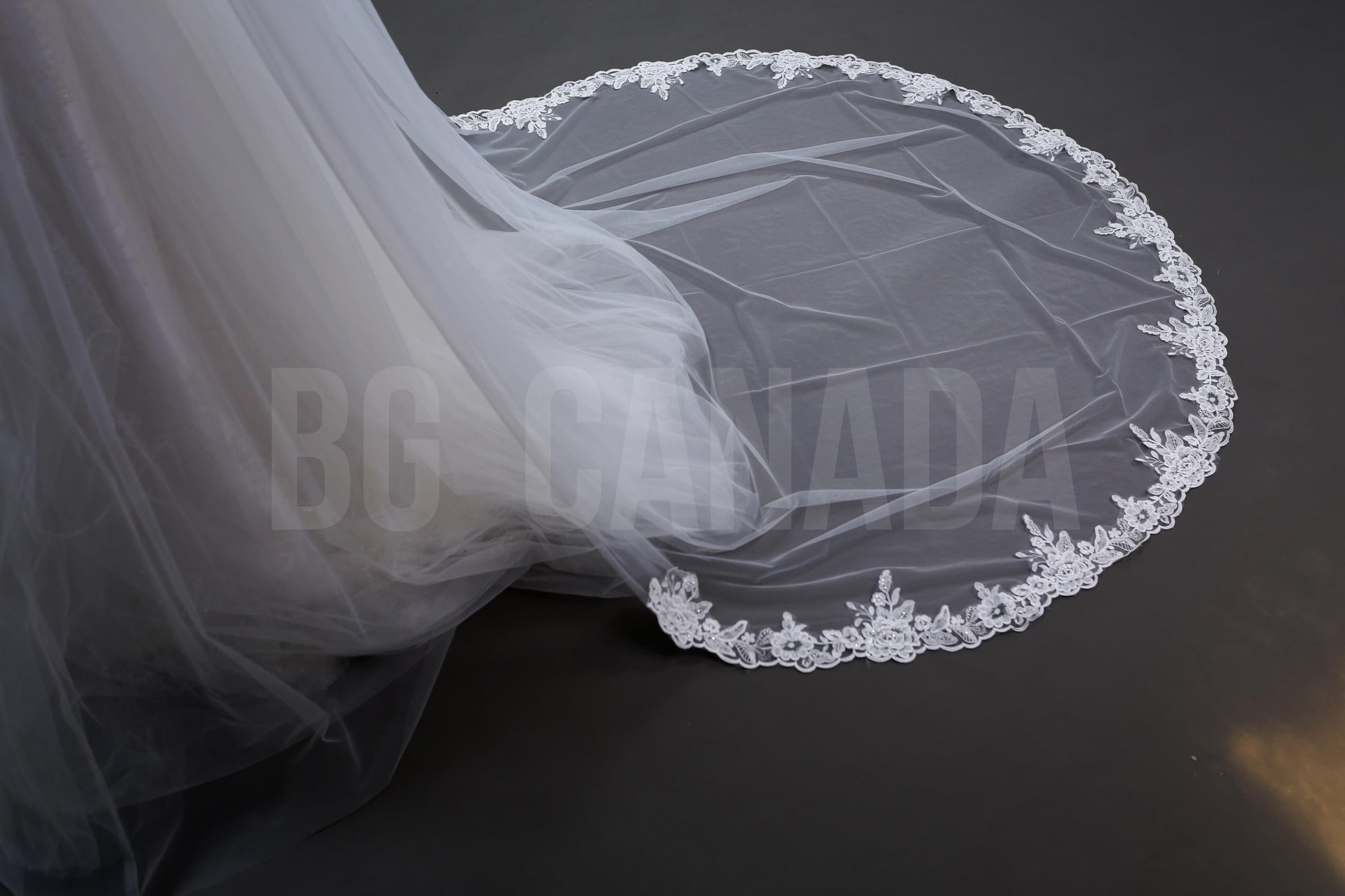 Rose flower cathedral Wedding Veil: Ivory Tulle with Rose Floral Lace Edge