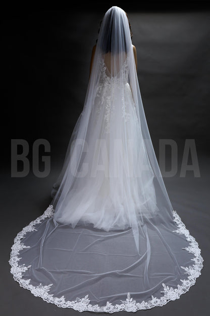 Rose flower cathedral Wedding Veil: Ivory Tulle with Rose Floral Lace Edge