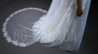 Ivory Cathedral Veil: Floral Lace Edge, Soft Tulle Bridal Veil (300cm)
