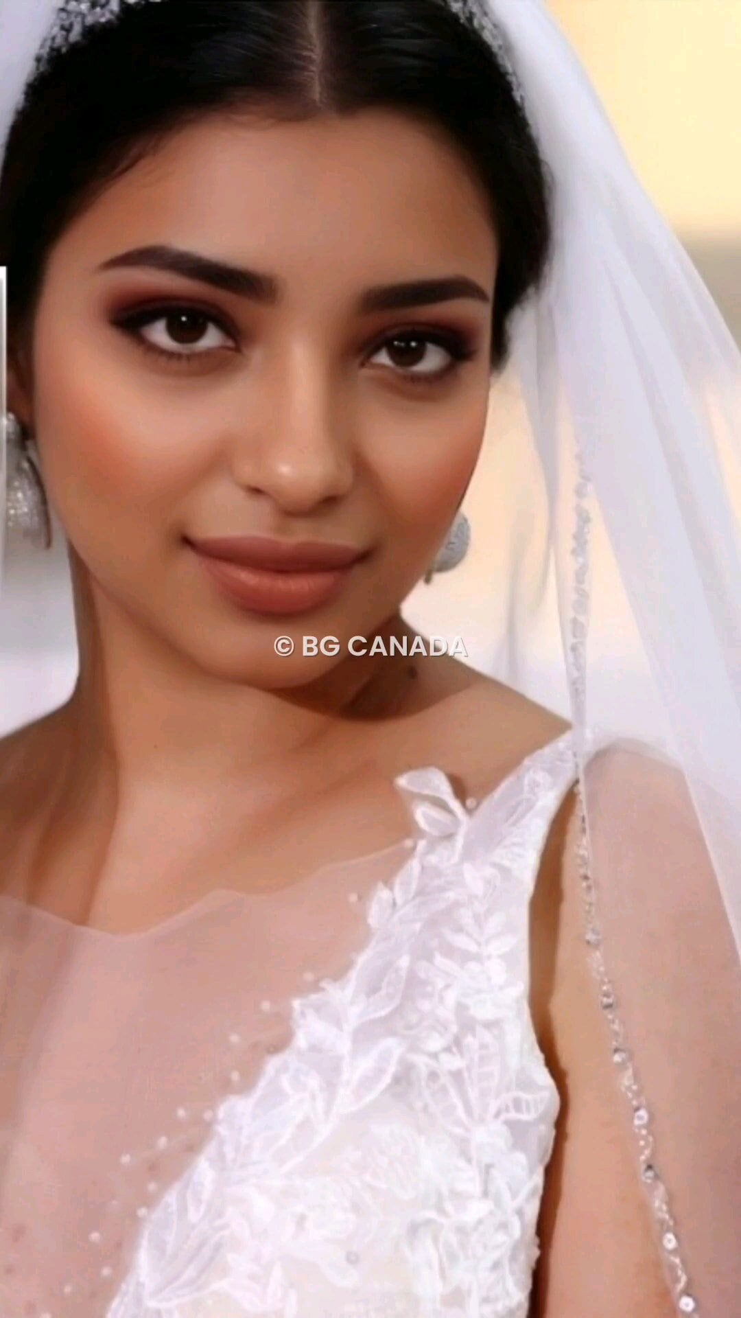 Sequin Edge Bridal Veil: Short Tulle Wedding Veil, Ivory