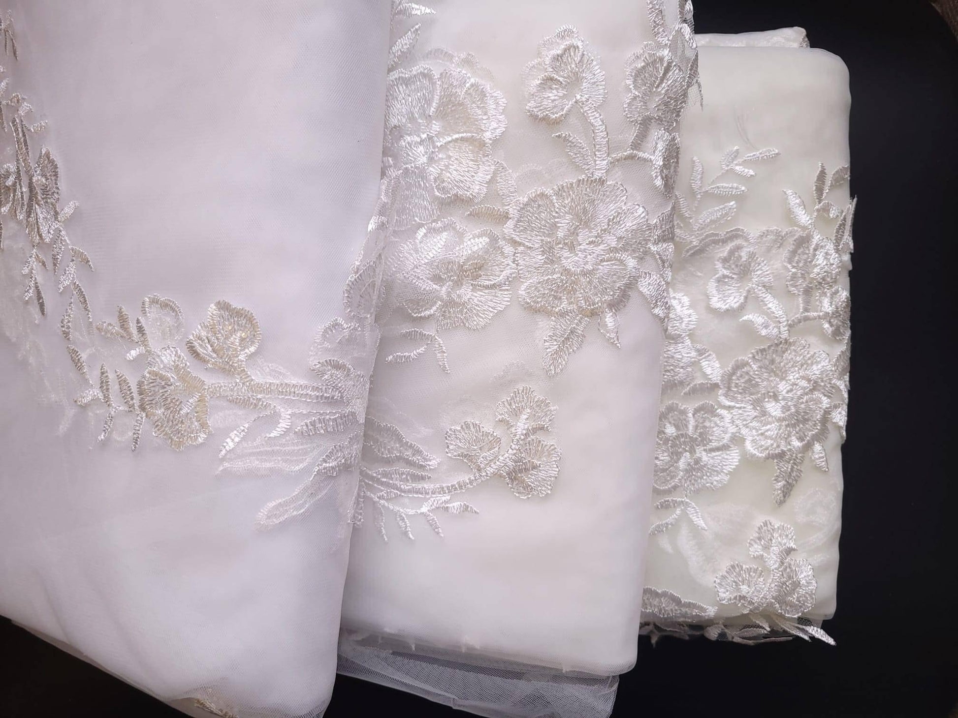 White veil wedding flower veil big floral veil lace border veil cathedral length veil custom made veil bridal illusion tulle veil