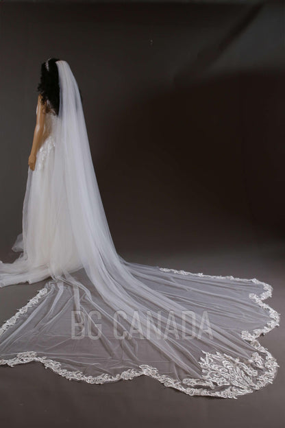 White Lace Veil Scalloped Wrdding Veil Long Bridal Veil Cathedral veil Vintage veil extra wide veil soft tulle veil