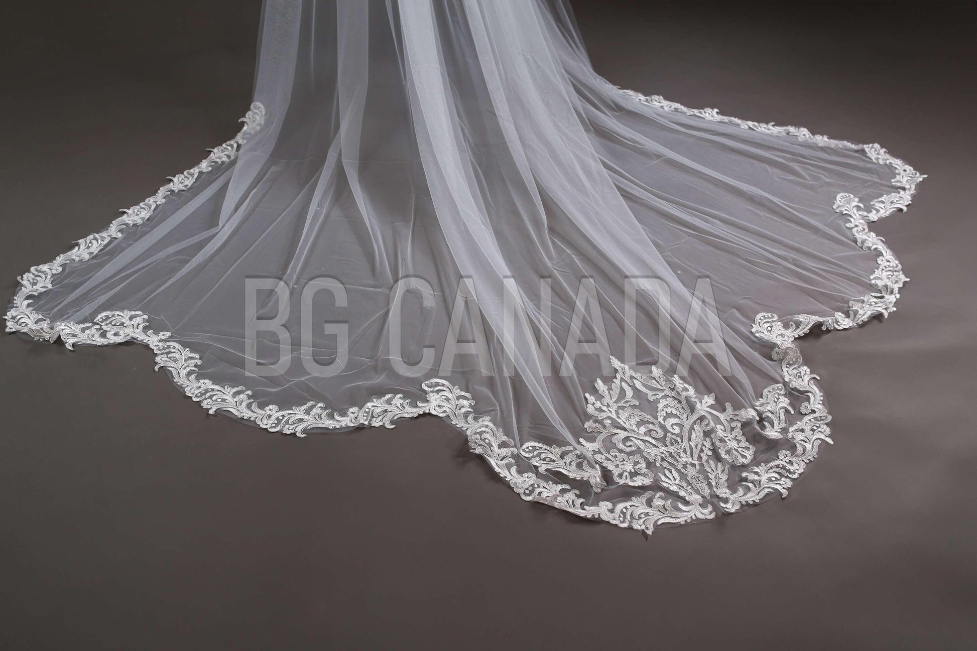 White Lace Veil Scalloped Wrdding Veil Long Bridal Veil Cathedral veil Vintage veil extra wide veil soft tulle veil