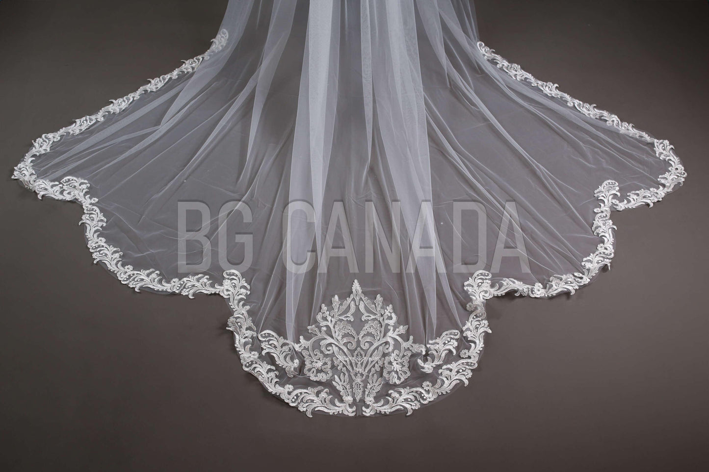 White Lace Veil Scalloped Wrdding Veil Long Bridal Veil Cathedral veil Vintage veil extra wide veil soft tulle veil