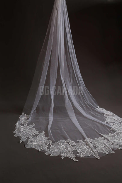 Cathedral veil with large floral lace edge long dramatic wedding veil boho bridal veil elegant flower lace wedding accessory