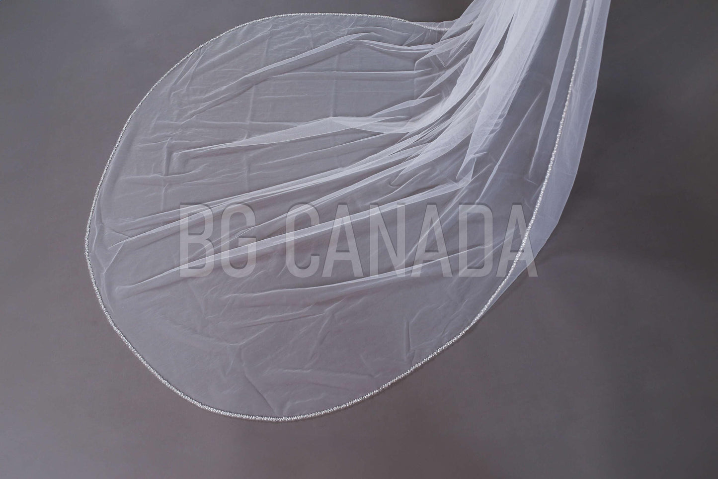 Cathedral Length Pearl Edge Bridal Veil Single Tier Long Wedding Veil with Scattered Pearls Tulle Veil for Elegant Bride