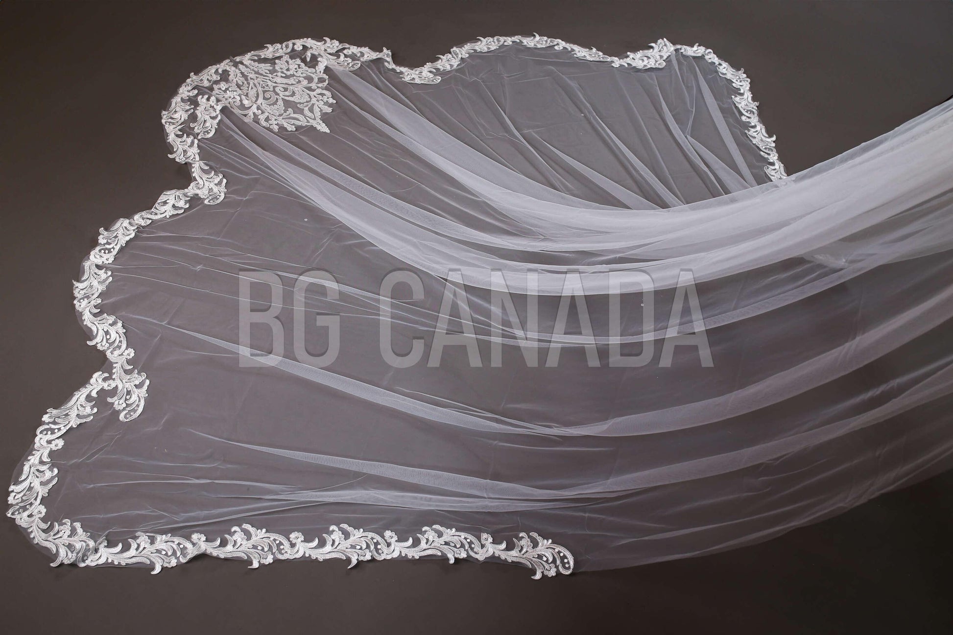 White Lace Veil Scalloped Wrdding Veil Long Bridal Veil Cathedral veil Vintage veil extra wide veil soft tulle veil