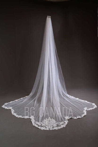 White Lace Veil Scalloped Wrdding Veil Long Bridal Veil Cathedral veil Vintage veil extra wide veil soft tulle veil