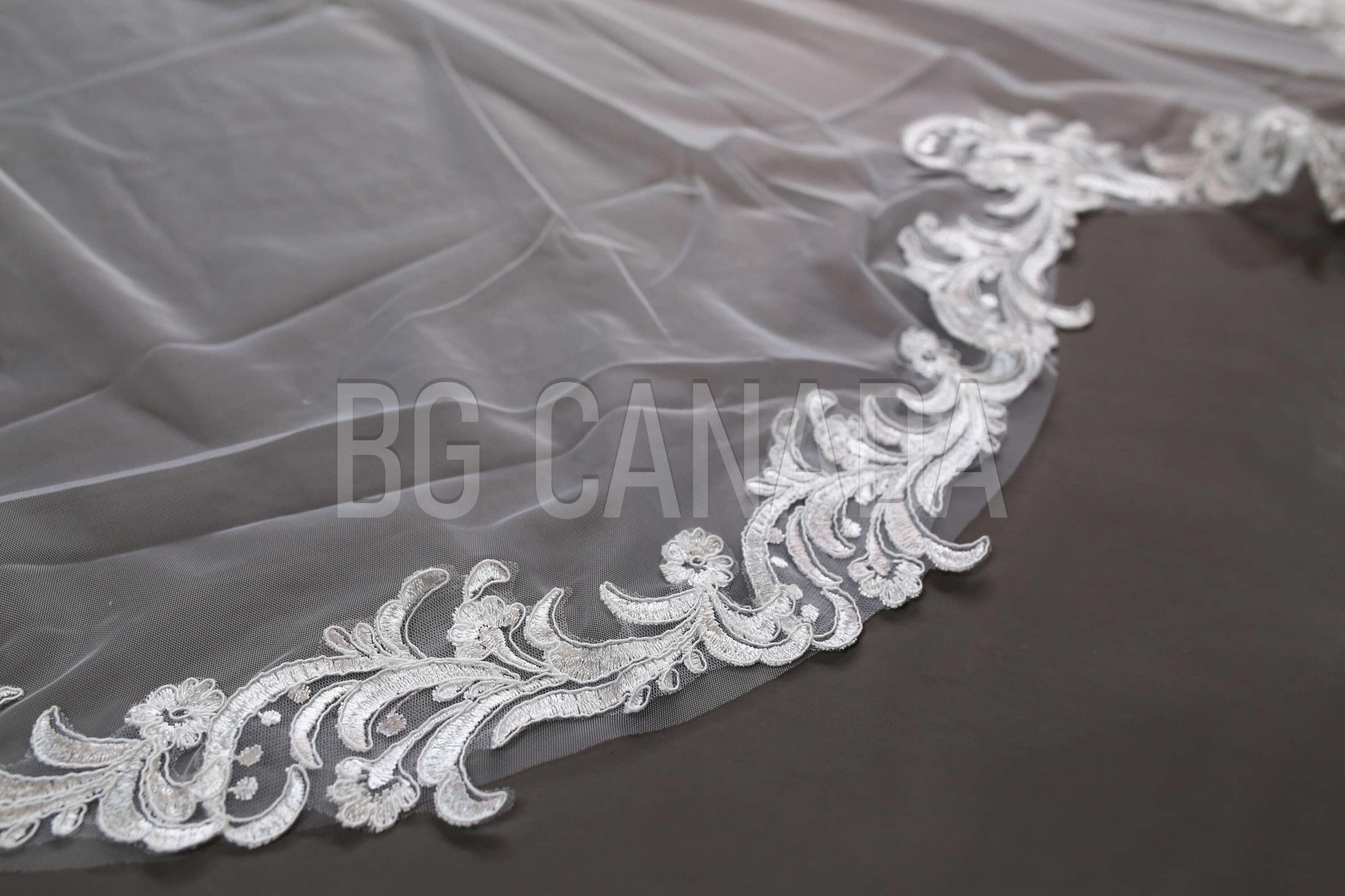 White Lace Veil Scalloped Wrdding Veil Long Bridal Veil Cathedral veil Vintage veil extra wide veil soft tulle veil