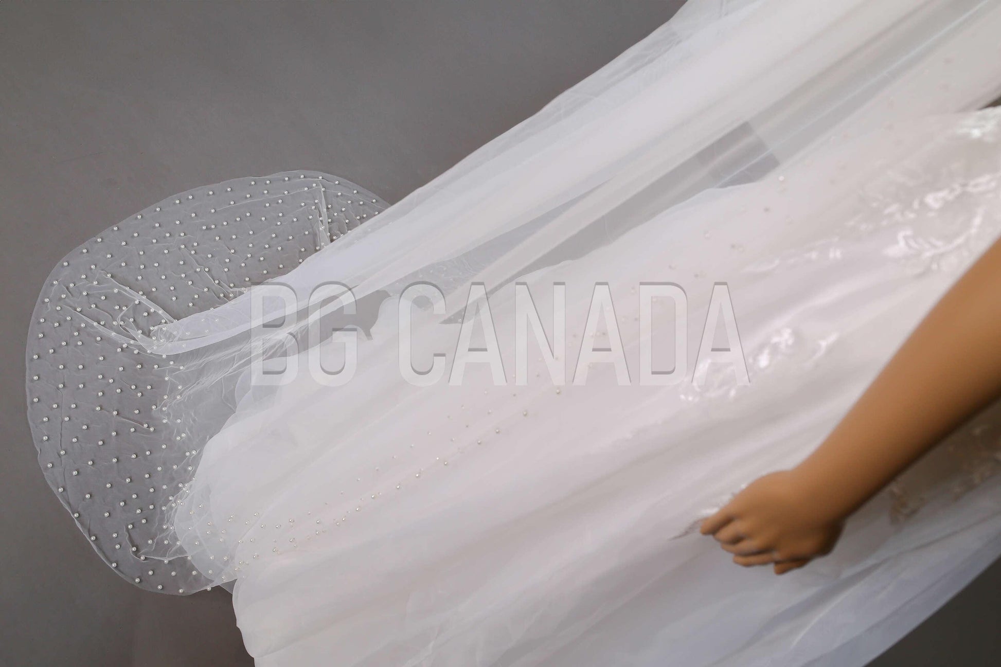 Pearl veil pearl Edge Wedding Veil Scattered Pearls, Soft Tulle bridal veil with pearls White/Ivory